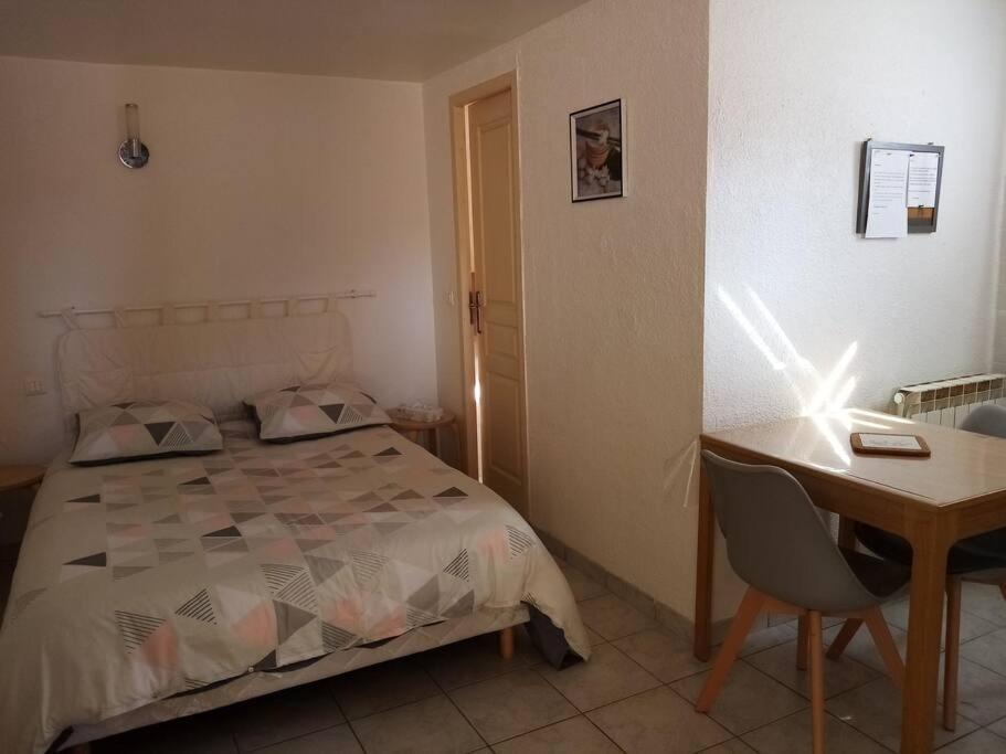 Studio Meuble Independant Tout Confort Classe 2** أوبينا المظهر الخارجي الصورة