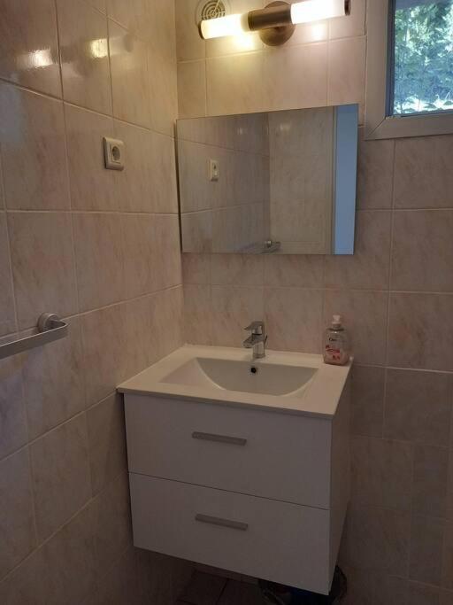 Studio Meuble Independant Tout Confort Classe 2** أوبينا المظهر الخارجي الصورة