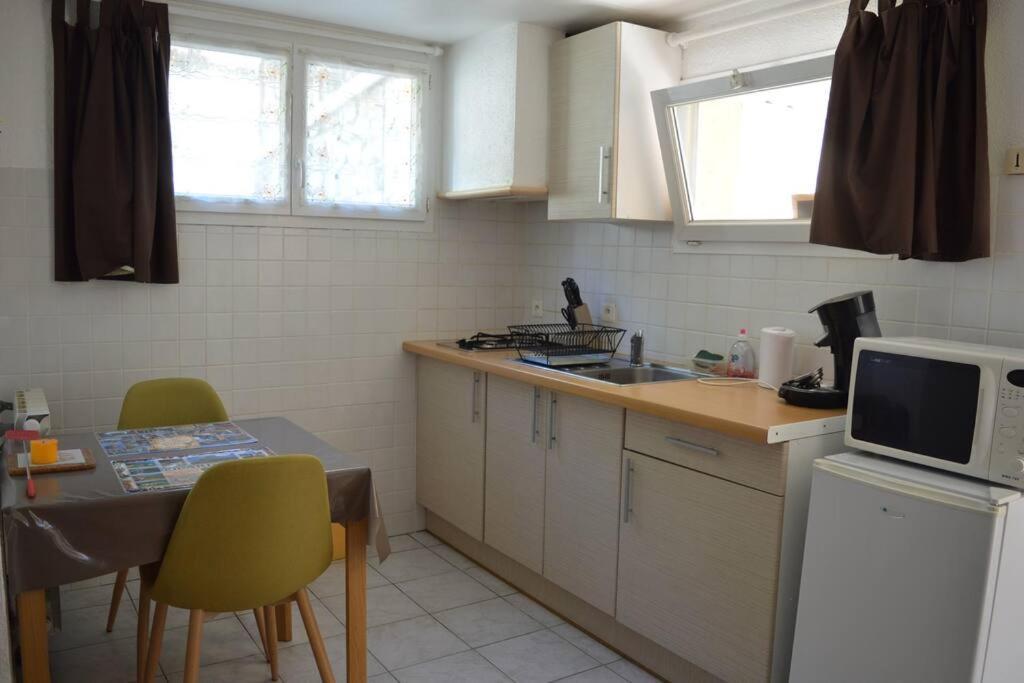 Studio Meuble Independant Tout Confort Classe 2** أوبينا المظهر الخارجي الصورة